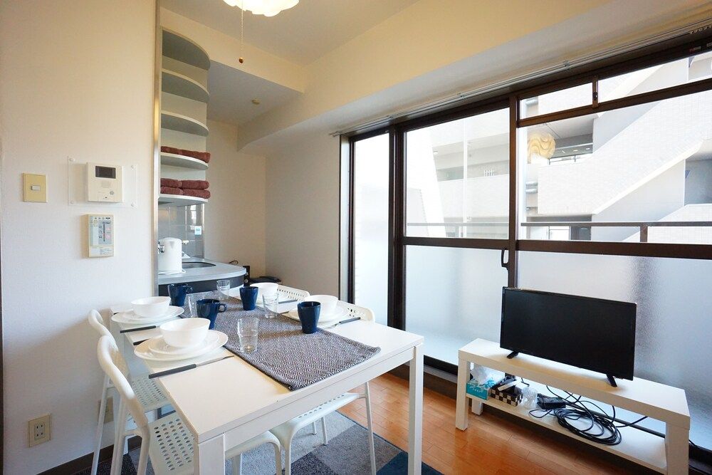Terry's Apartment Shinsaibashi East I G09C Apartment 13