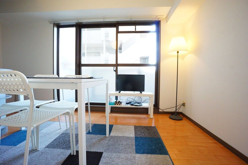 Terry's Apartment Shinsaibashi East I G09C Apartment 14