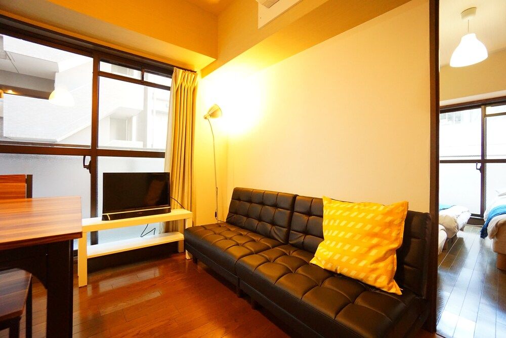 Terry's Apartment Shinsaibashi East I G04C Apartment 14