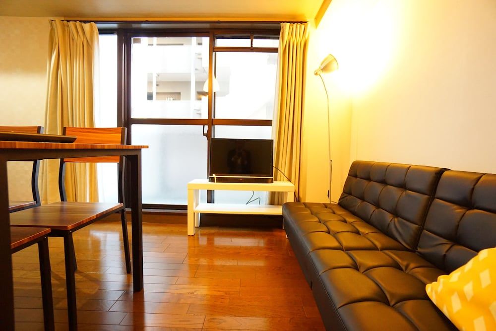 Terry's Apartment Shinsaibashi East I G04C Apartment 13