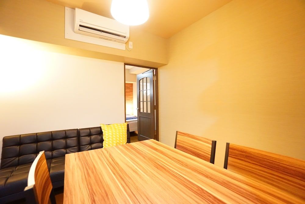 Terry's Apartment Shinsaibashi East I G04C Apartment 12