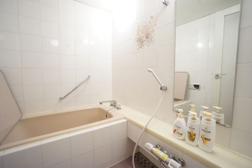 Terry's Apartment Shinsaibashi East I G11A Apartment 13