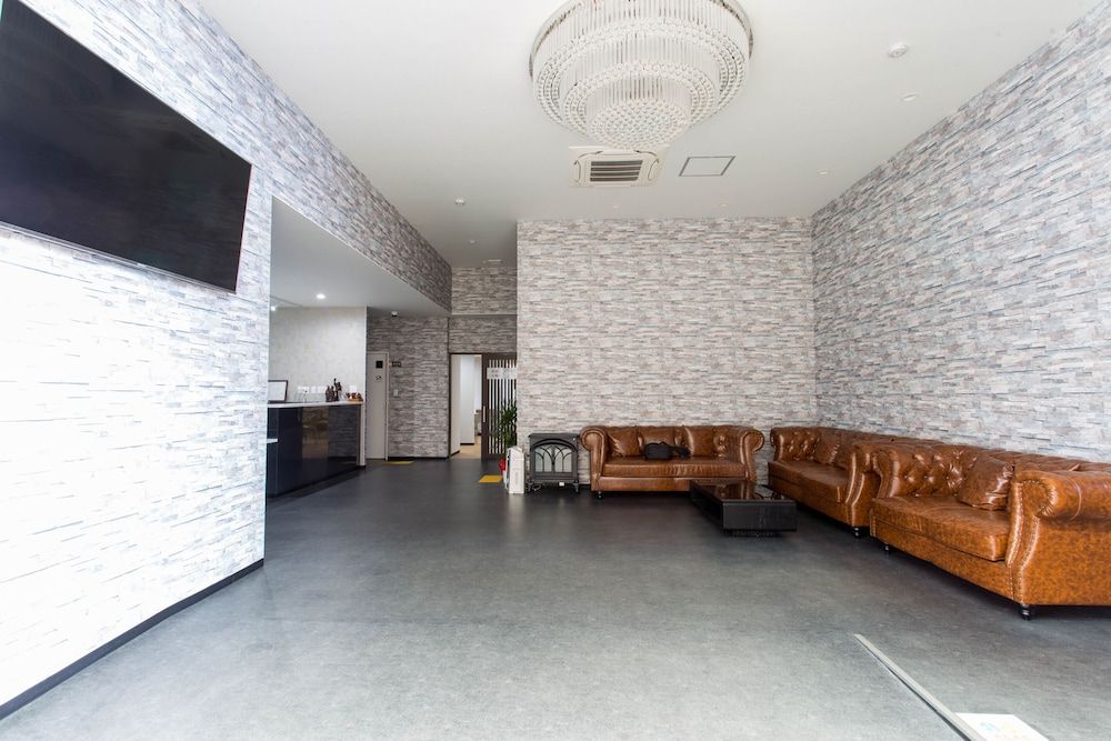 undefined Holiday Pearl Hotel 8