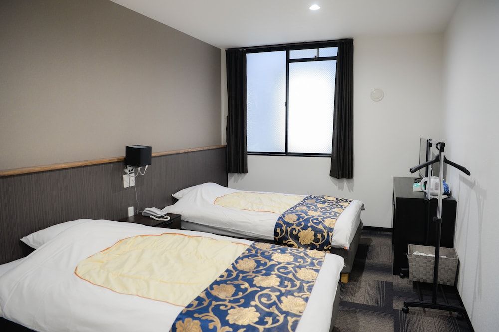 undefined Holiday Pearl Hotel 5