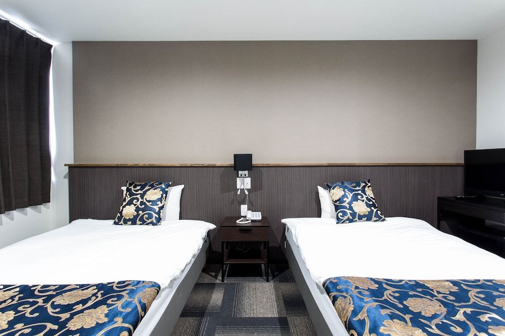 undefined Holiday Pearl Hotel 4