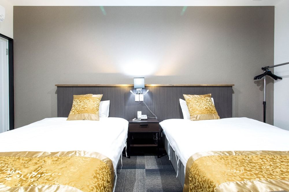 undefined Holiday Pearl Hotel