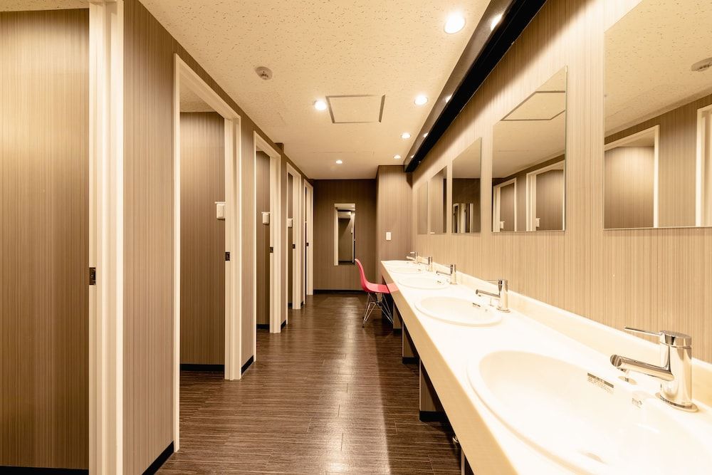 Shared Dormitory, Mixed Dorm (#503)