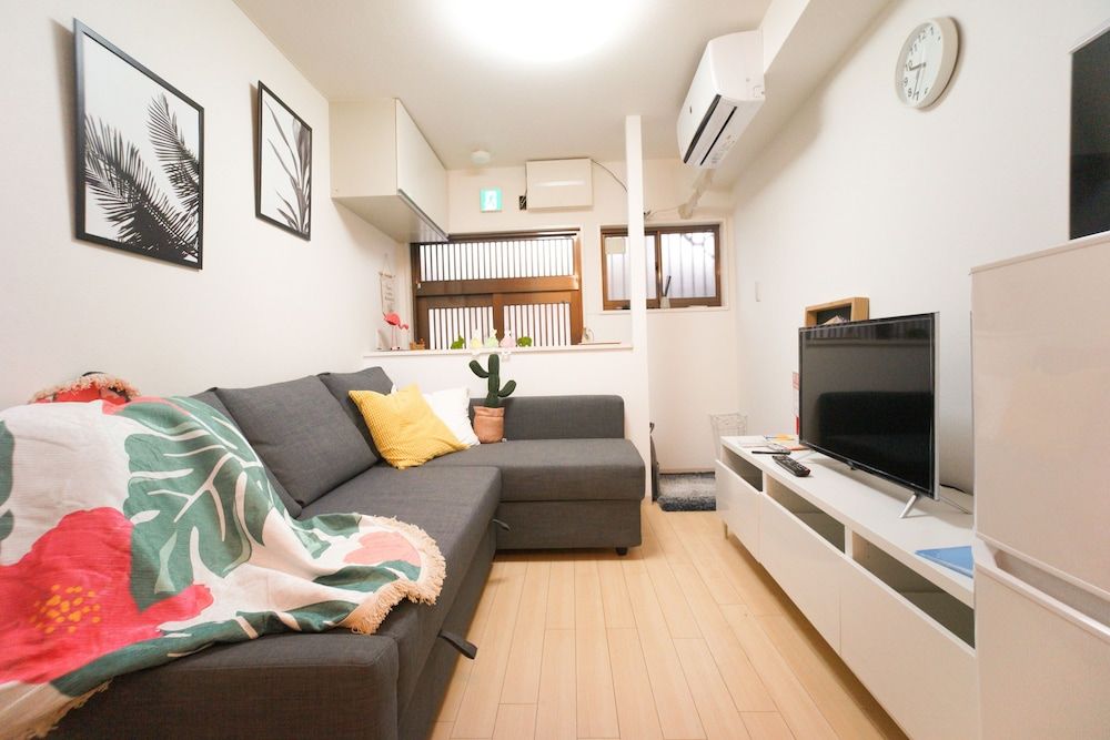 Matsuyamachi House House, 2 Bedrooms 9