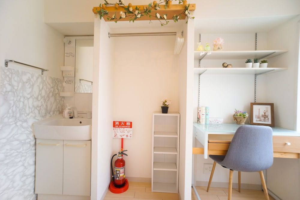 Matsuyamachi House House, 2 Bedrooms 64