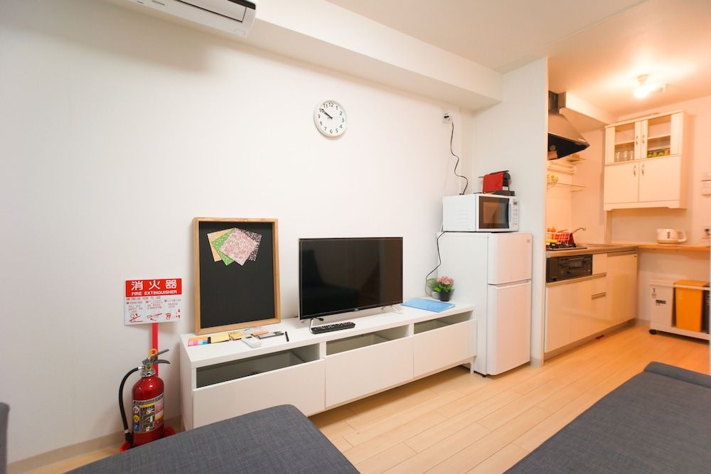 Matsuyamachi House House, 2 Bedrooms 58