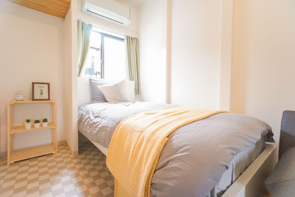 Matsuyamachi House House, 2 Bedrooms 12