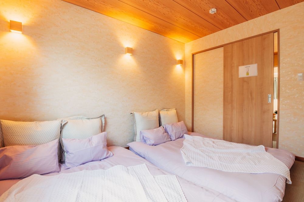 undefined Local stay in Taishi