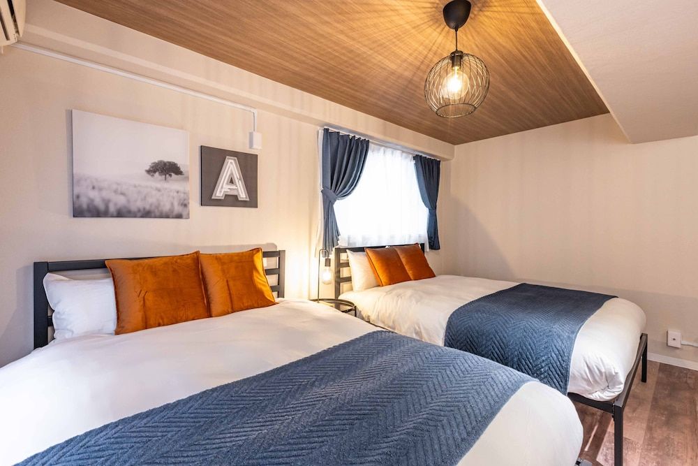 undefined Bird Land in Shinsaibashi east 9