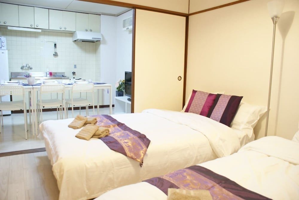 undefined Shin-Osaka GRAND-H 402 4