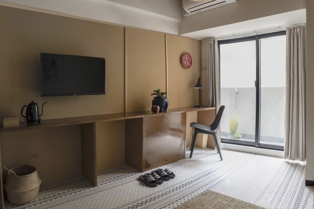 EARTHMANS Osaka-Jo 503 STANDARD TWIN ROOM 2