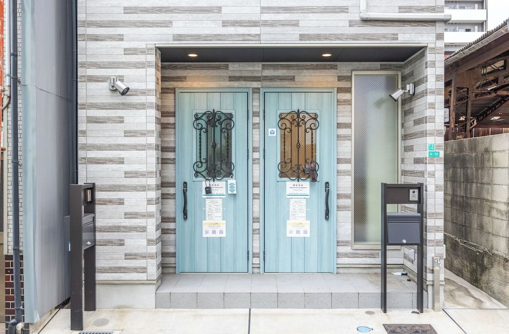 undefined Ikanikan 4