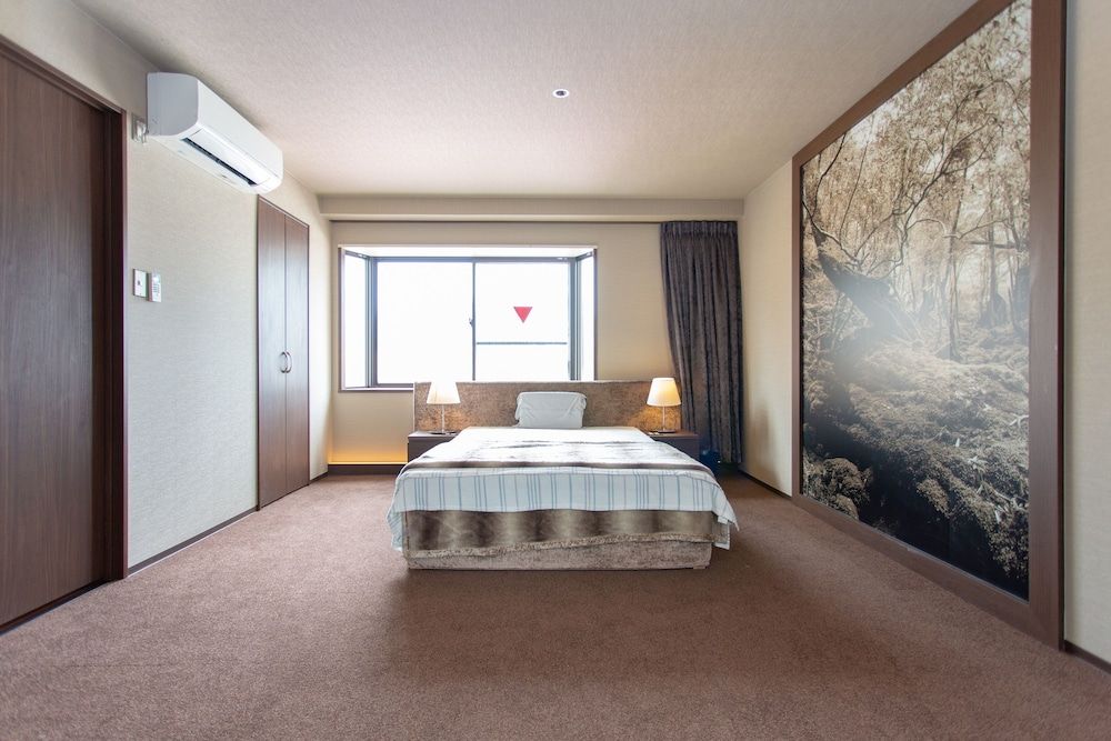 undefined The Only View 8