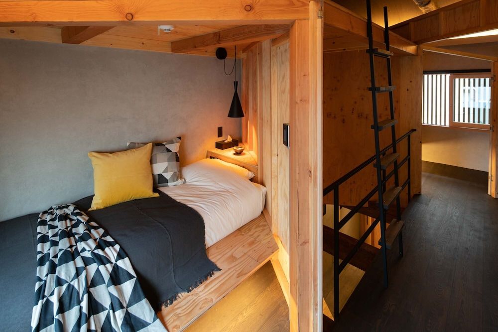 undefined CONTEXTED 9