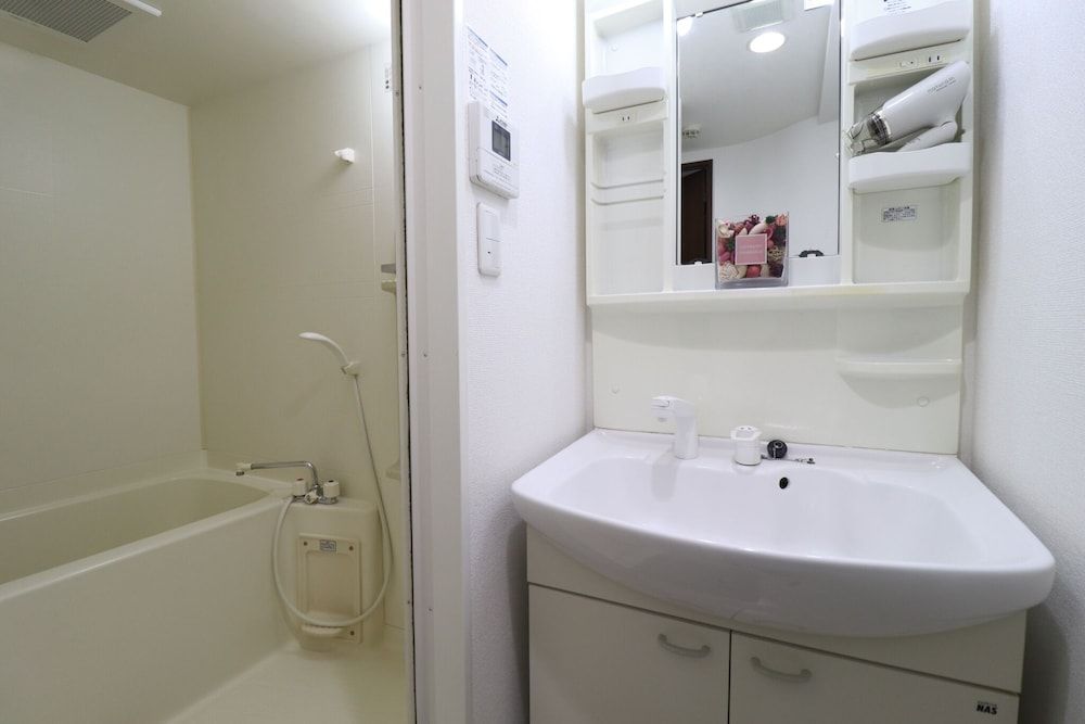 Serenite Nippombashi City Apartment 27