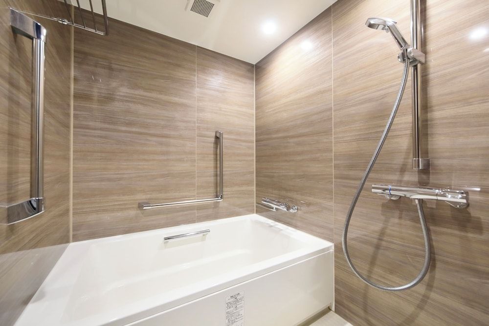 Superior Queen Room Room + Bank Bed, Non Smoking