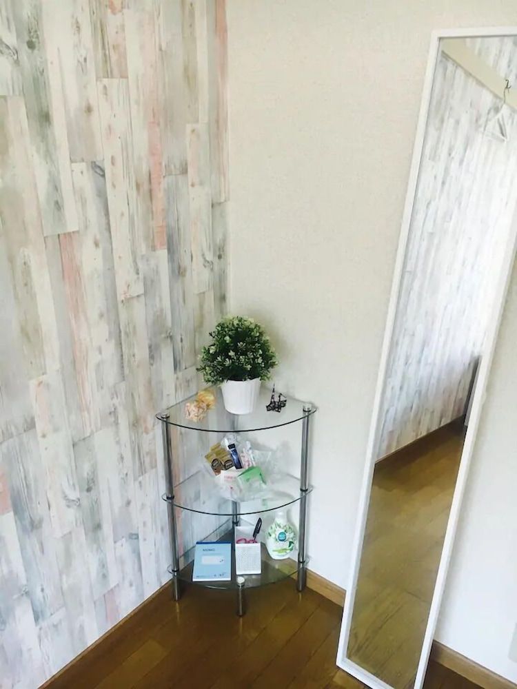 Room (1)