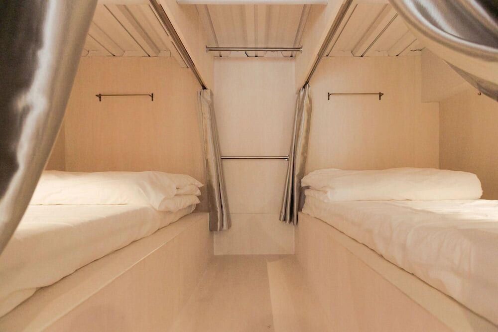 Shared Dormitory, Women only