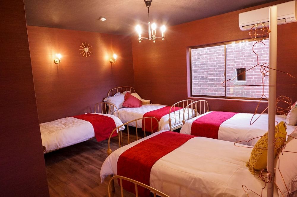 Female Private Room For 5 People