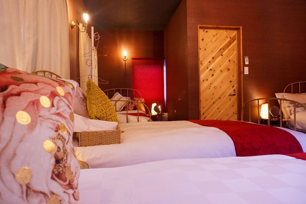Female Private Room For 5 People