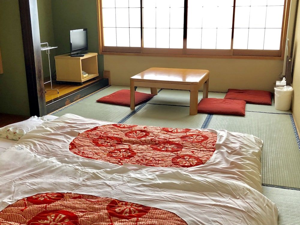 Japanese Style Twin Room with Shared Bathroom