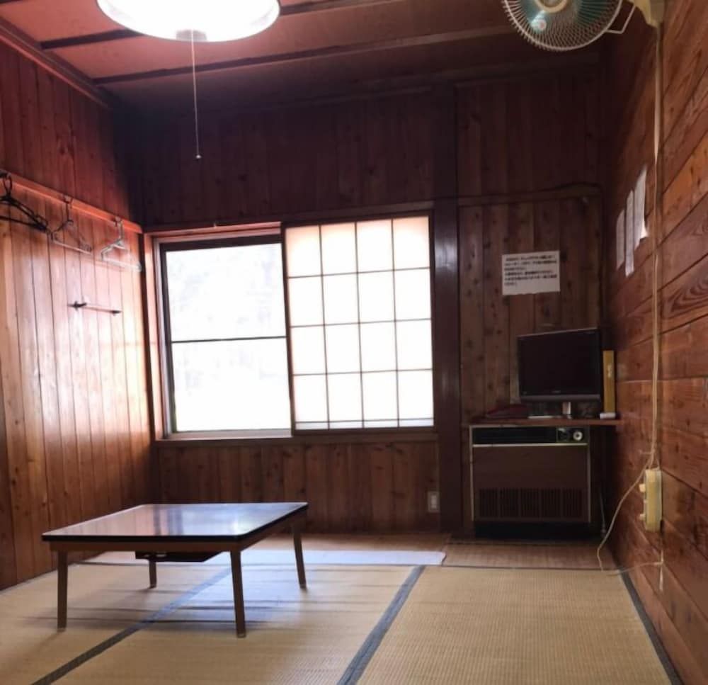 Traditional Room (Japanese style, for 1-4 people)