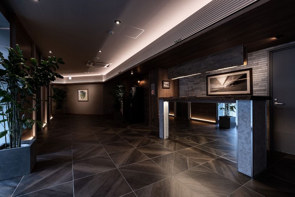 Y-HOTEL