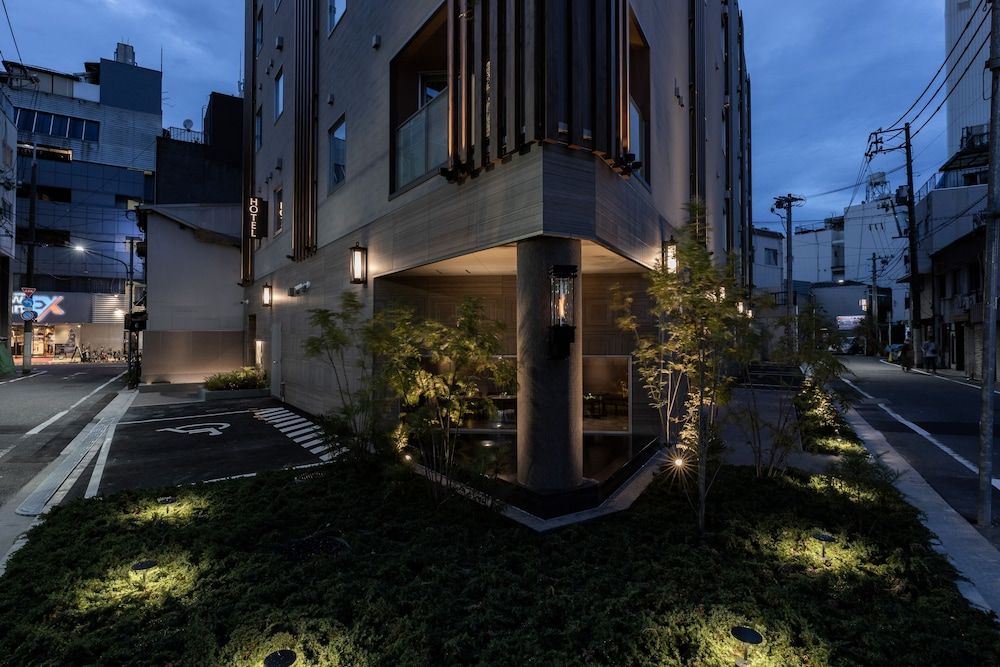 Y-HOTEL