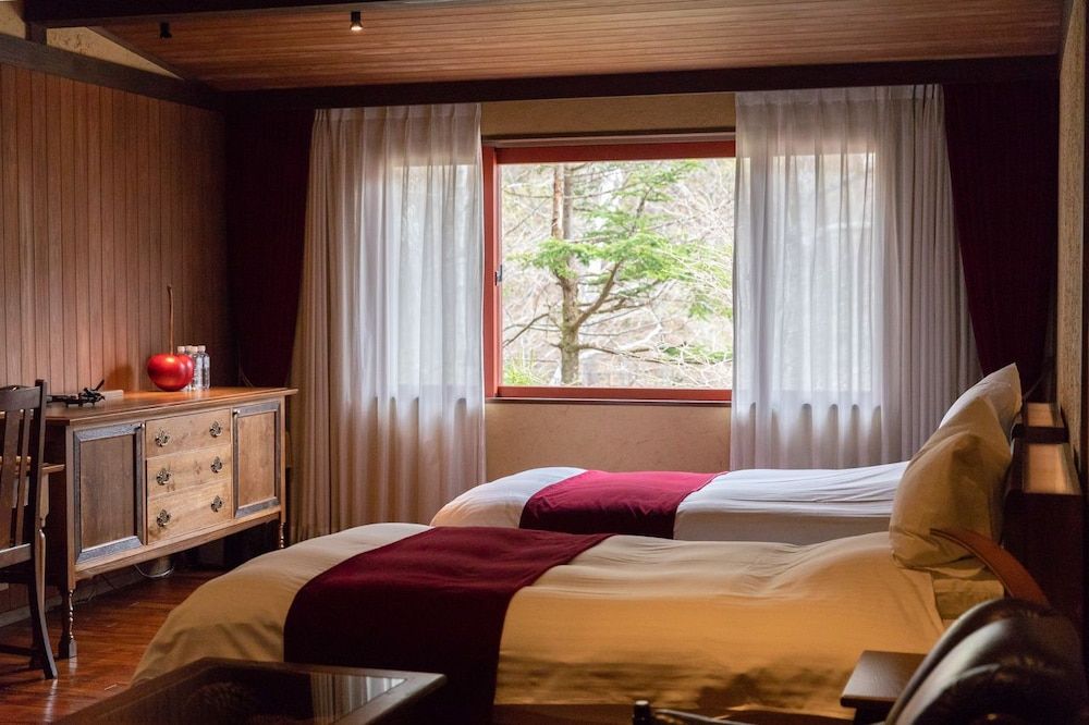 Garnet Room