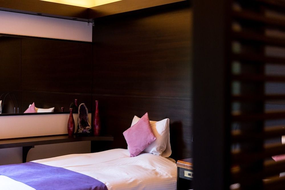 Amethyst Room