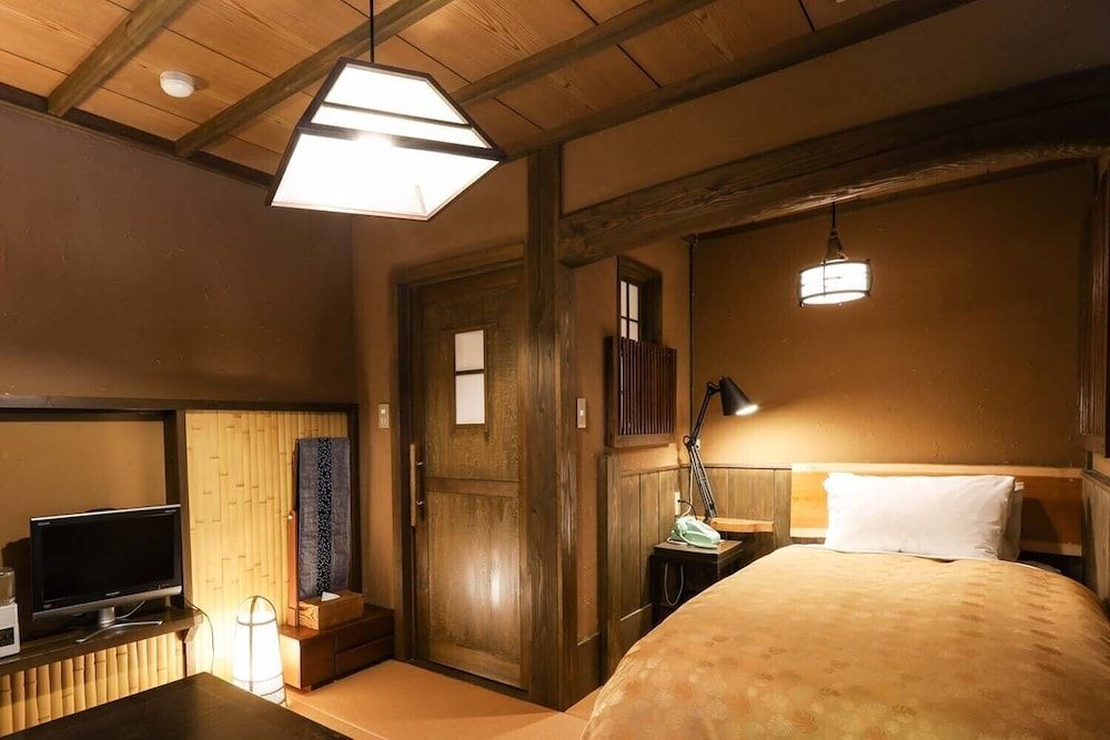 Traditional Room, Shared Bathroom (Japanese-Style Budget Single)