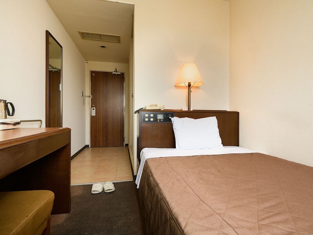 Semi Double Room (Non-Smoking)