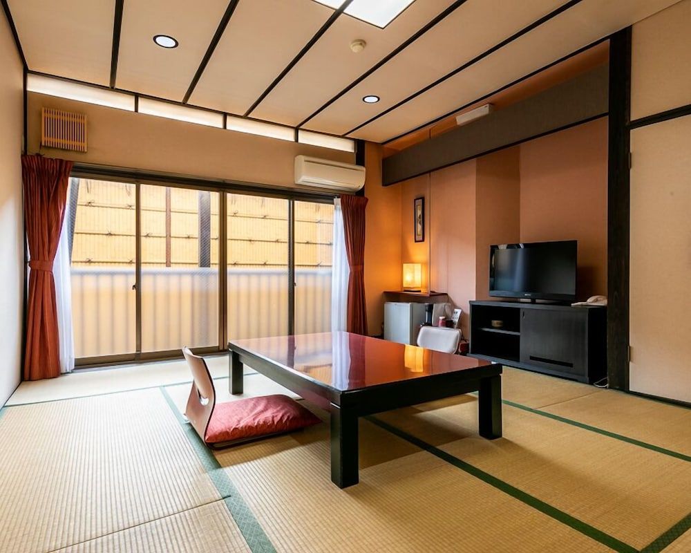 Japanese Style Twin Room with Shared Bathroom