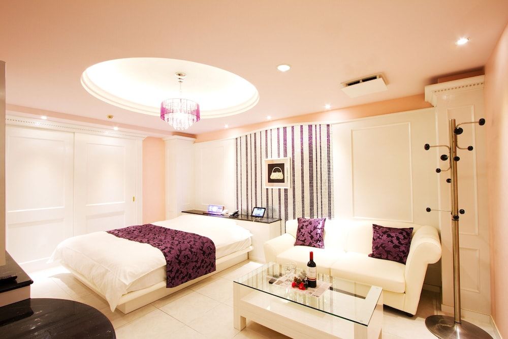 Double Room (Standard)