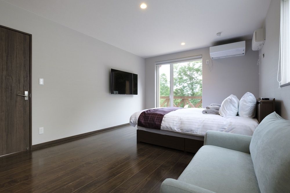 House, 5 Bedrooms, Mountain View