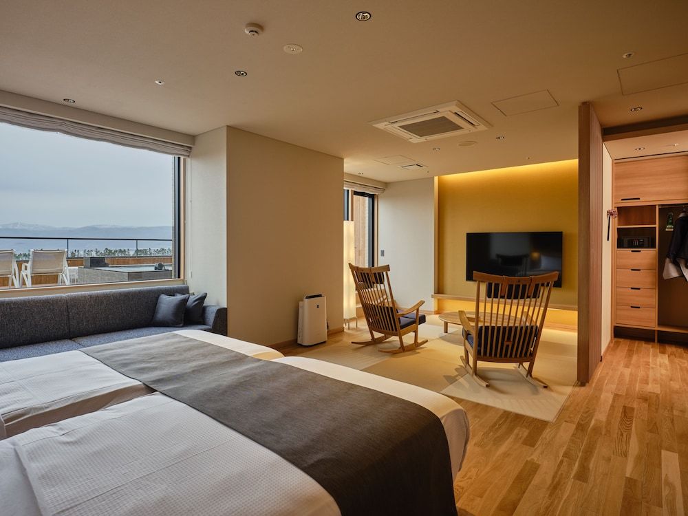 Japanese Western Style Room with Onsen Open-Air Bath (Lake View) West Wing, Non-Smoking