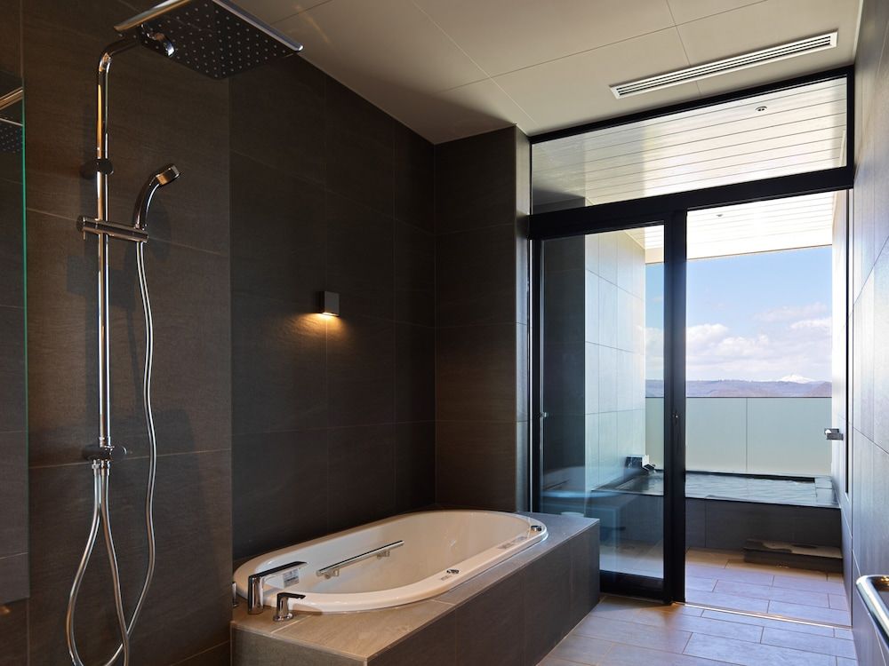 Premier Suite with Onsen Open-Air Bath (Lake View) East Wing, Non-Smoking