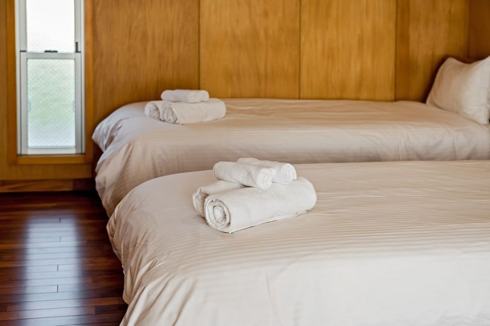 Twin room B