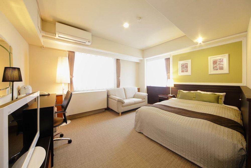 Double Room, Smoking