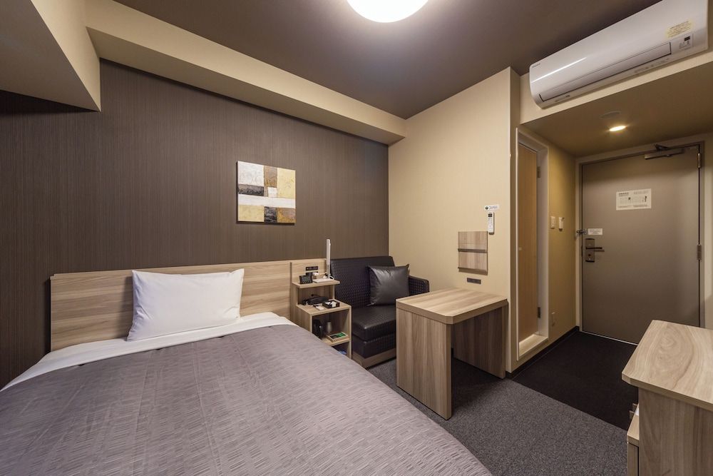 Standard Single Room, Smoking (E-Cigarettes Only)