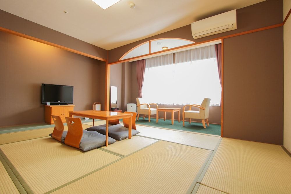 Standard Japanese-Style Room with 10 Tatami Mats - Shared Bathroom - Non-Smoking