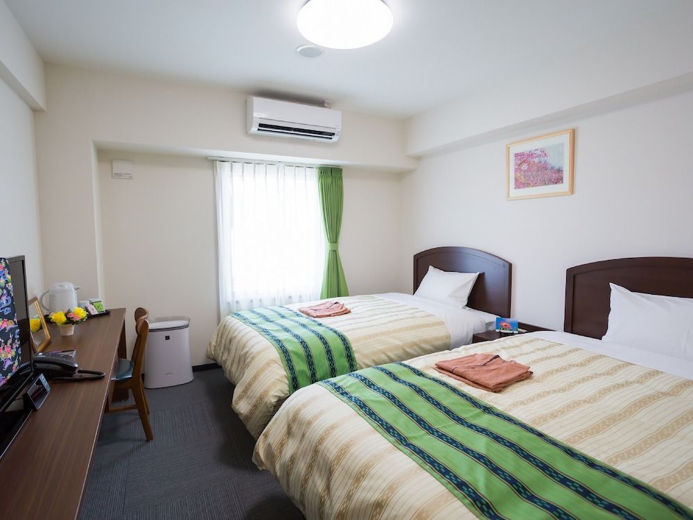 Twin Room (1 person only), Non Smoking