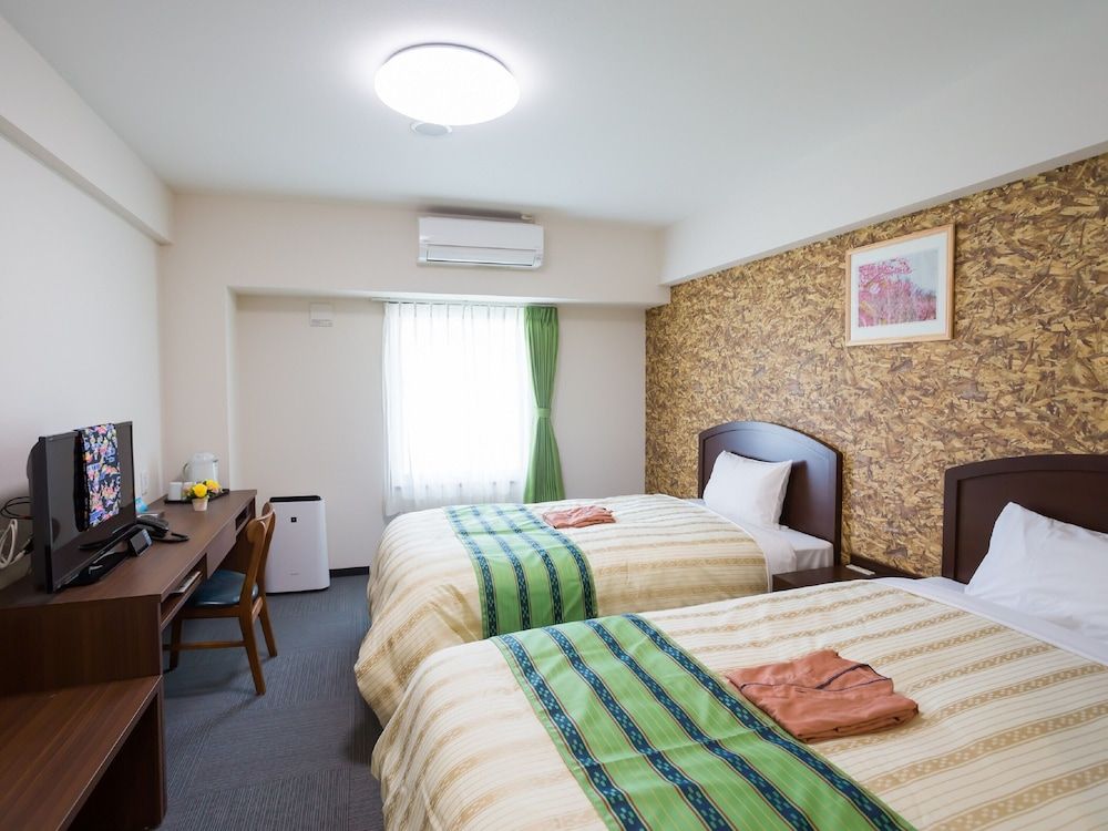 Twin Room (1 person only), Non Smoking