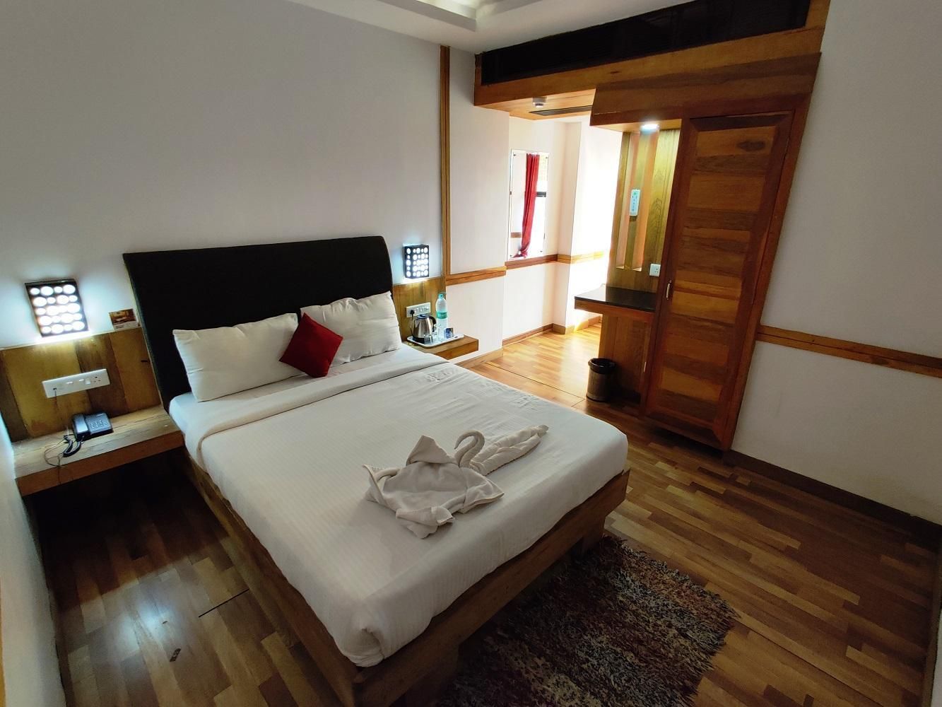 Hotel Driftwood Deluxe Room 4