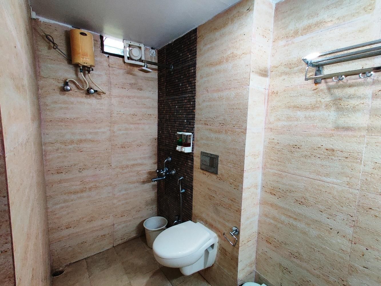 Hotel Driftwood Deluxe Room 2