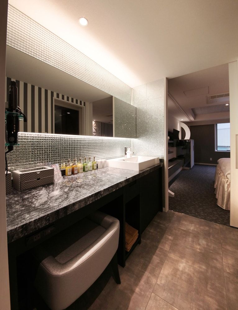 N Hotel [Non-Smoking]Deluxe Double Room, 1 King Bed 7